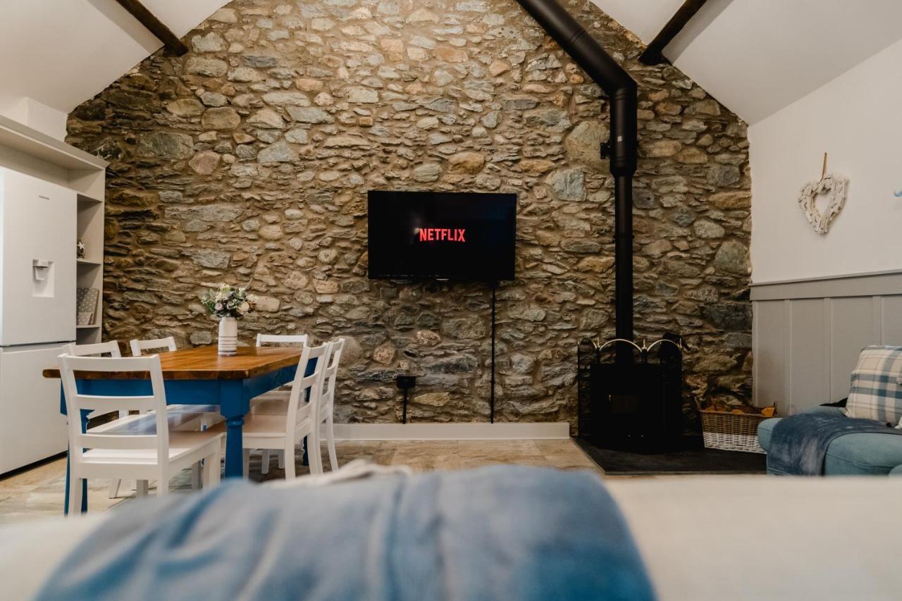 The Cow Shed At Pencraig Villa Holyhead Eksteriør bilde